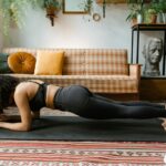 Σανίδα: Η παραλλαγή στη γνωστή γυμναστική άσκηση που θα σου δώσει επίπεδη κοιλιά και λεπτά πόδια