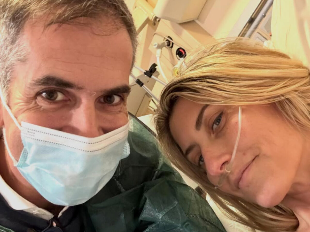 Η Σία Κοσιώνη πήρε εξιτήριο: Η φωτογραφία με τον Κ. Μπακογιάννη μέσα από τη ΜΕΘ και τα συγκινητικά λόγια