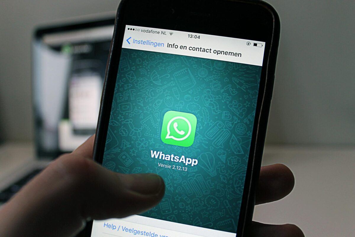 Συναγερμός για όλους τους χρήστες WhatsApp: Η ρύθμιση που πρέπει να απενεργοποιήσουν αμέσως αφτιαχτο
