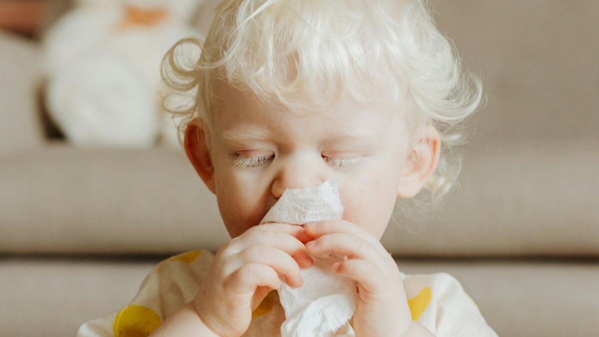 Τα 5 λάθη που όλοι κάνουμε όταν ένα παιδί βήχει