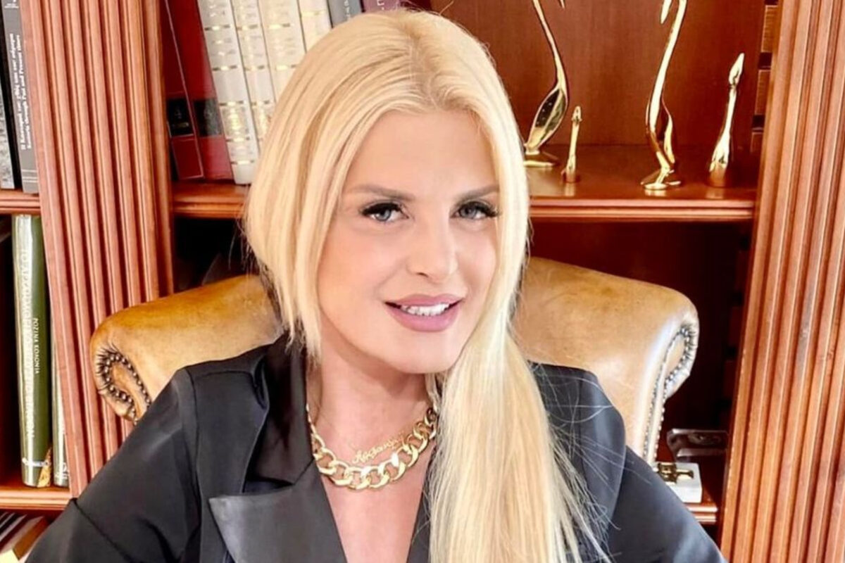 Θύμα ένοπλης διάρρηξης η Μαρίνα Σταυράκη: Ξύπνησε με ένα μαχαίρι στο κεφάλι (βίντεο)