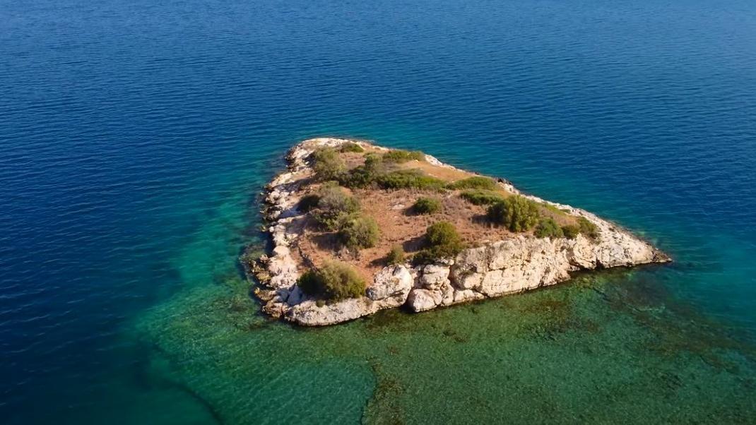 Το άγνωστο νησί των βρικολάκων στην Κορινθία και η ιστορία πίσω από την ονομασία του αφτιαχτο