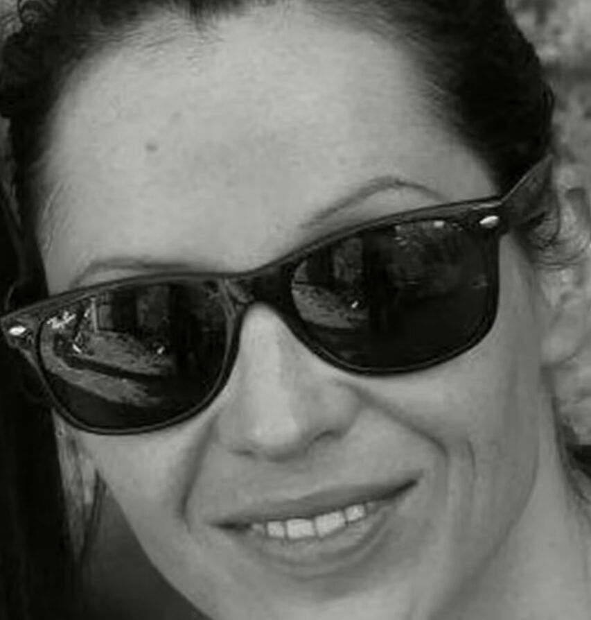 Τραγωδία με αναπάντητα ερωτήματα: Νεκροί οι γονείς δύο αυτιστικά παιδιά και τρία κατοικίδια