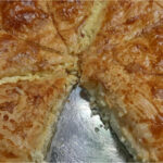 Τυρόπιτα σφολιάτας με σιμιγδάλι