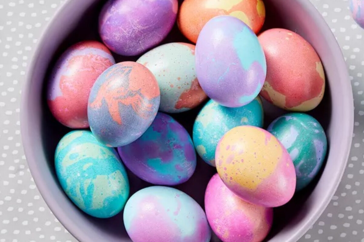 Βάψτε Πασχαλινά Αυγά με Μαρμάρινη Όψη Χρησιμοποιώντας Φυτικό Λάδι αφτιαχτο