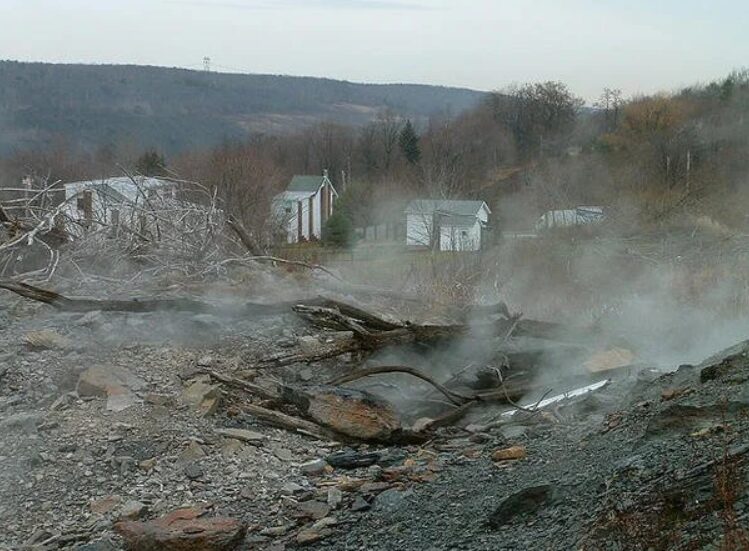 Η υπόγεια φωτιά στη Σεντράλια των ΗΠΑ που καίει από το 1962 αφτιαχτο