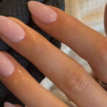 Babydoll νύχια: Το trend της Άνοιξης για σικ και minimal μανικιούρ
