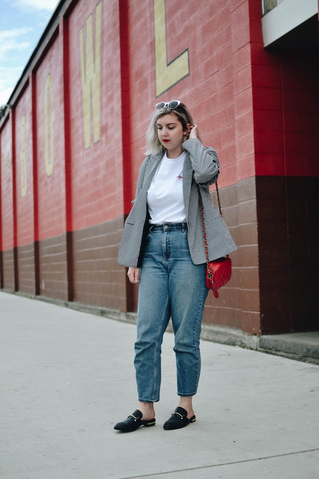 Backless loafers: Τα σανδάλια που θα φορεθούν πολύ την άνοιξη 2026