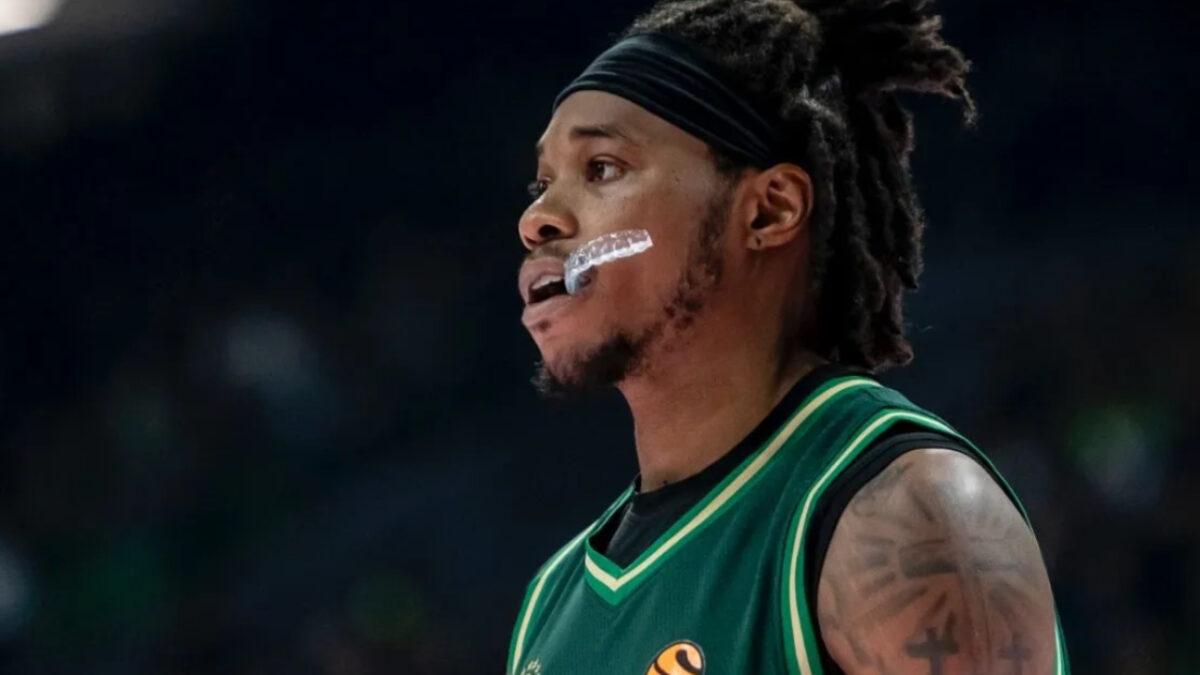 EuroLeague: Πρόβλημα με τον Χολμς πριν από το ντέρμπι του Παναθηναϊκού στο ΣΕΦ