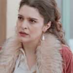 Grand hotel: Η Αλίκη εγκαταλείπει και τους δύο και μεγαλώνει μόνη το παιδί της