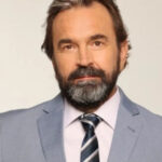 Grand hotel: Ο Χριστόδουλος Στυλιανού εισβάλει στη σειρά και φέρνει την ανατροπή