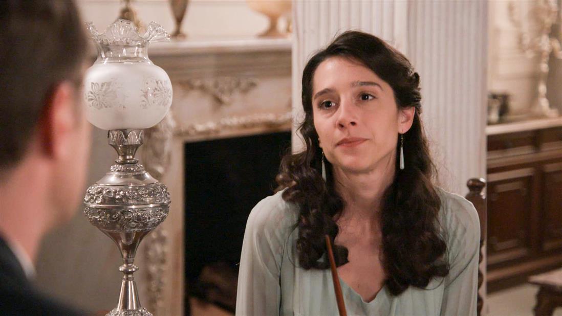 Grand hotel: Δέχεται την ανήθικη πρόταση που της κάνει και κυλιέται στον βούρκο