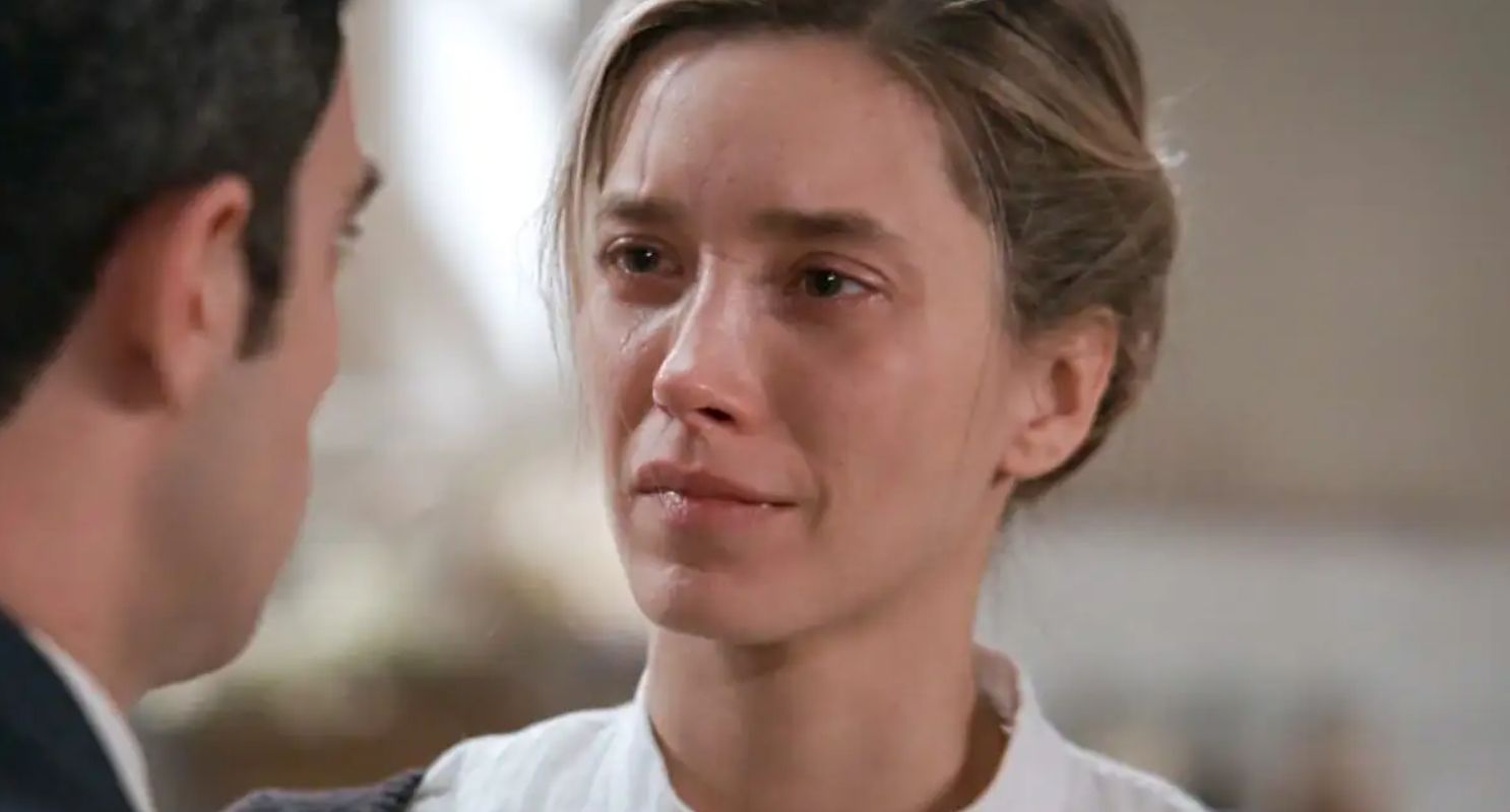 Grand hotel: Η Ελένη φτάνει στο σημείο χωρίς επιστροφή και ο Χρόνης την καταστρέφει