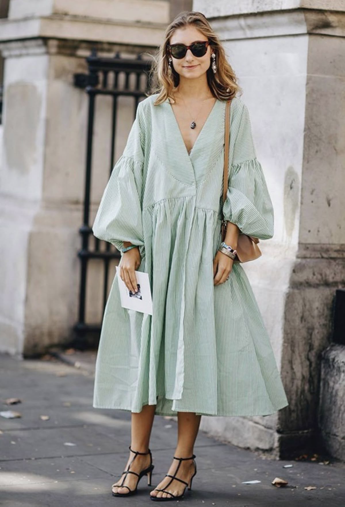 Mint green ντύσιμο: Ιδέες με το χρώμα που έγινε trend & έχει αέρα γαλλικού στιλ