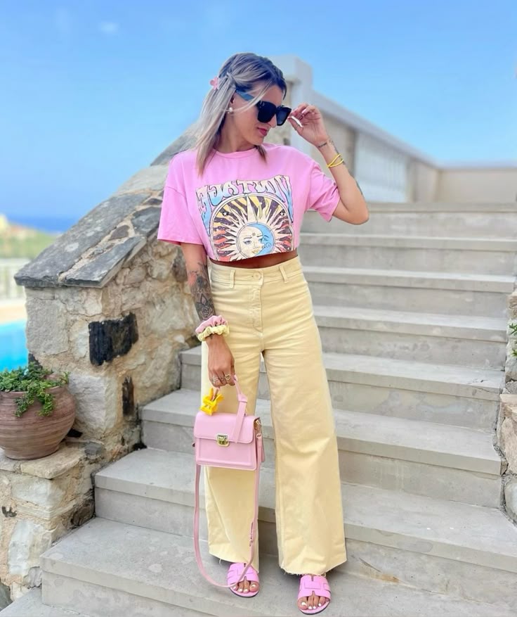 Yellow outfits: 10 τρόποι να φορέσεις το απόλυτο trend την Άνοιξη 2026