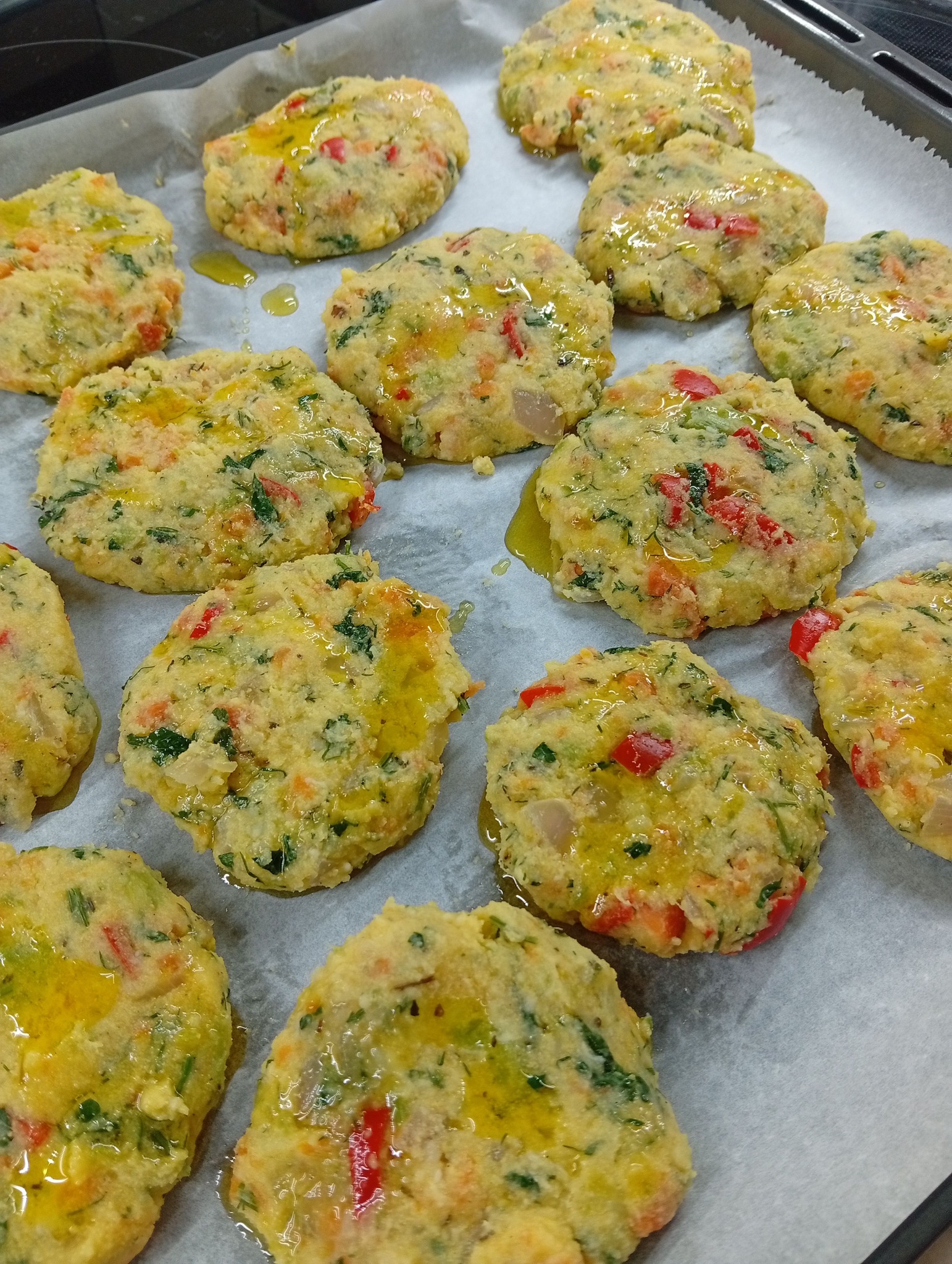 Αφράτα μπιφτέκια λαχανικών για τη νηστεία