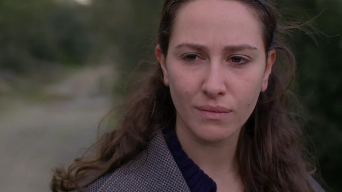 Άγιος Έρωτας: Η Σοφία το σκάει και σε κατάσταση αμοκ ετοιμάζεται να σκοτώσει την Αναστασία και το μωρό