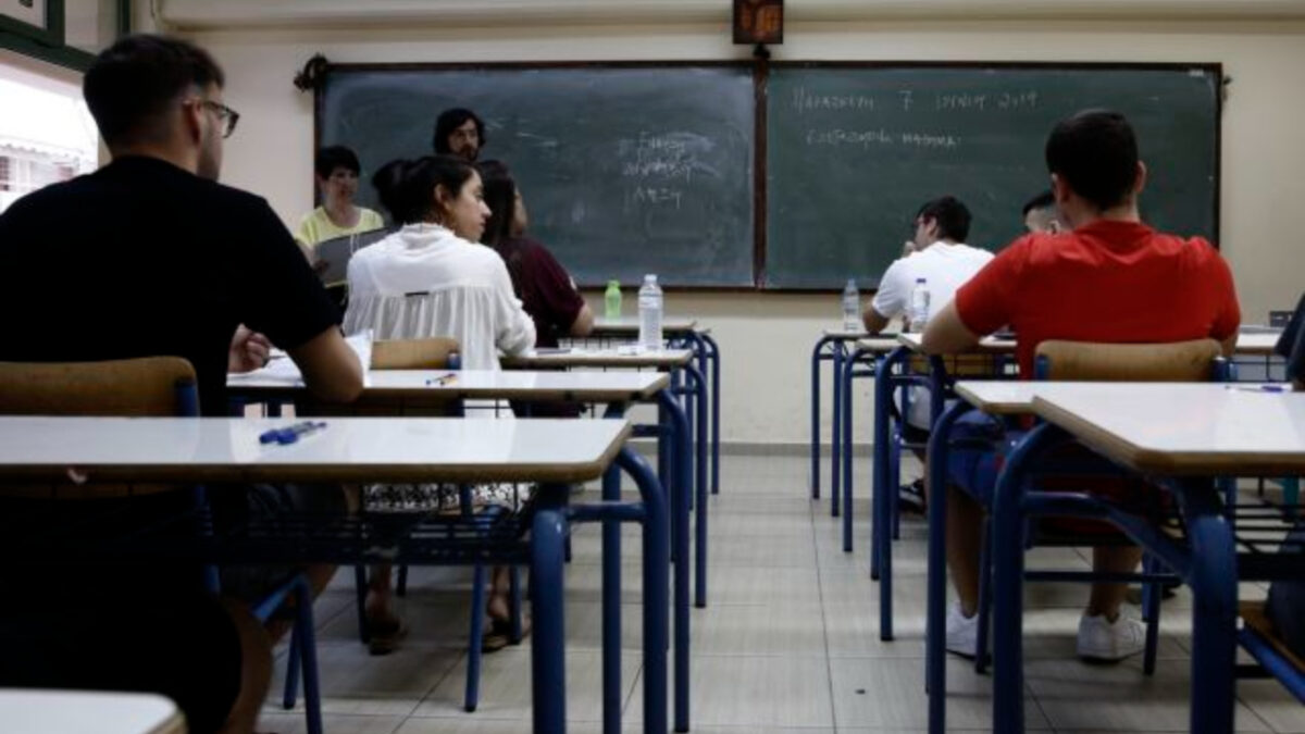 Ανατροπή στα σχολεία: Τι αλλάζει στα μαθήματα Γυμνασίου και Λυκείου την Πρωταπριλιά
