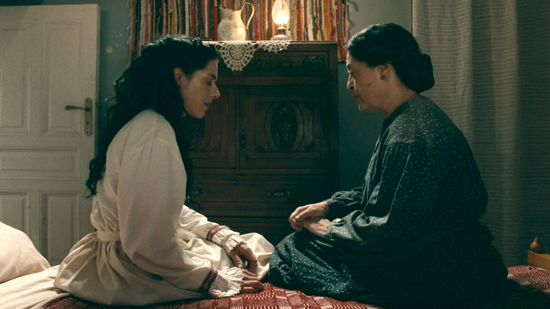 Από Ηλιο σε Ηλιο περιλήψεις