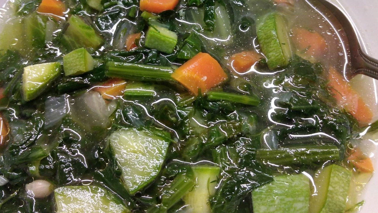 Χορτόσουπα με το μυστικό να βράσουν τα λαχανικά αλλά να μη λιώσουν