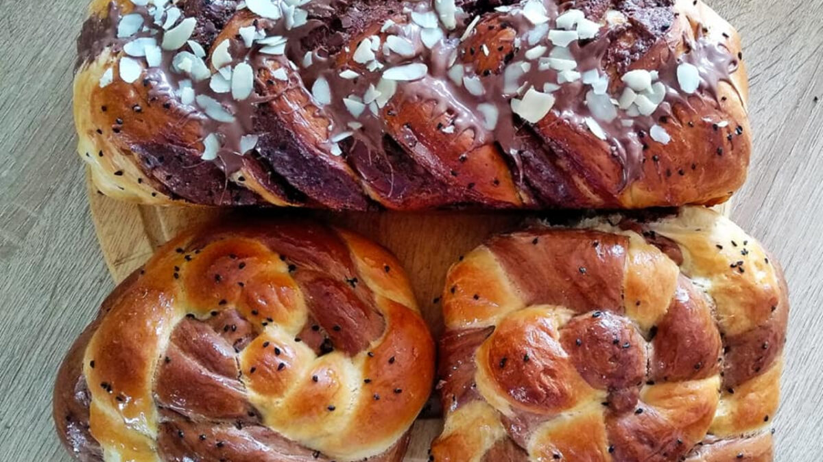 Δίχρωμα τσουρέκια και οδηγίες για το σχέδιο