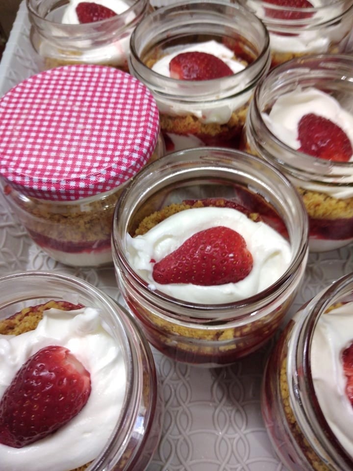 Εύκολα ατομικά γλυκά χωρίς ψήσιμο με 6 υλικά έτοιμα σε 10 λεπτά