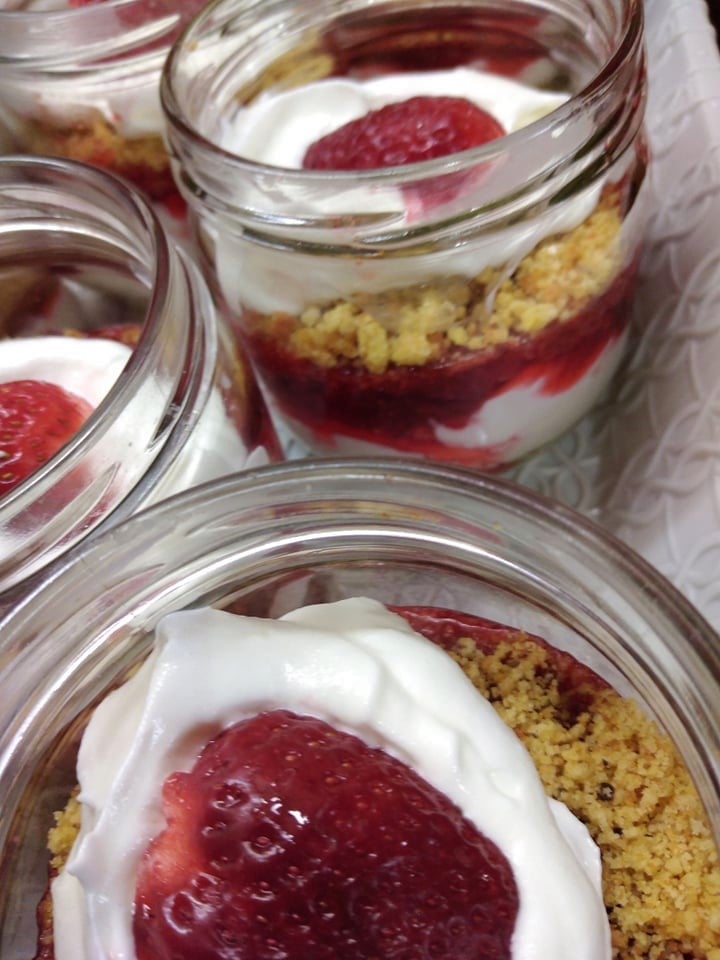 Εύκολα ατομικά γλυκά χωρίς ψήσιμο με 6 υλικά έτοιμα σε 10 λεπτά