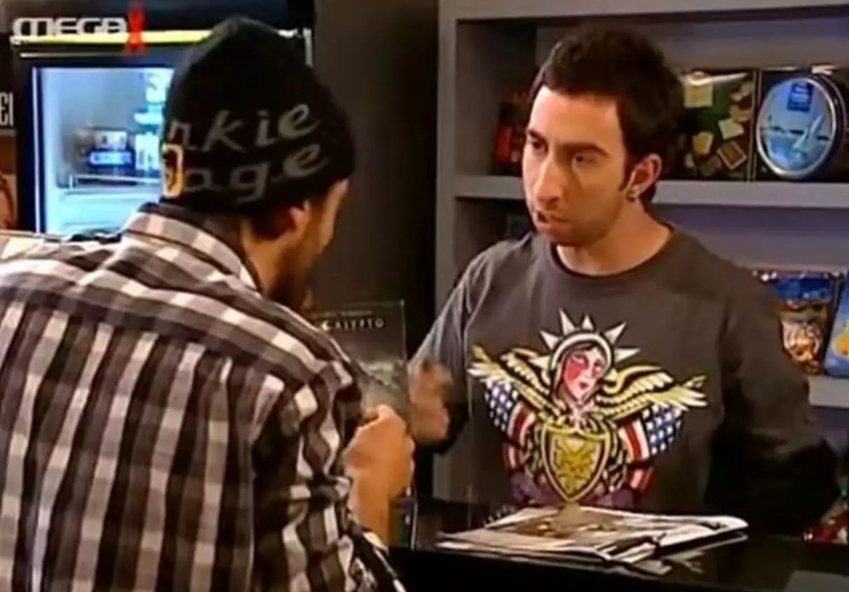 Η επανεμφάνιση του Τζίμη από τη Πολυκατοικία - Παίζει σε σειρά που σαρώνει στο Netflix (βίντεο)