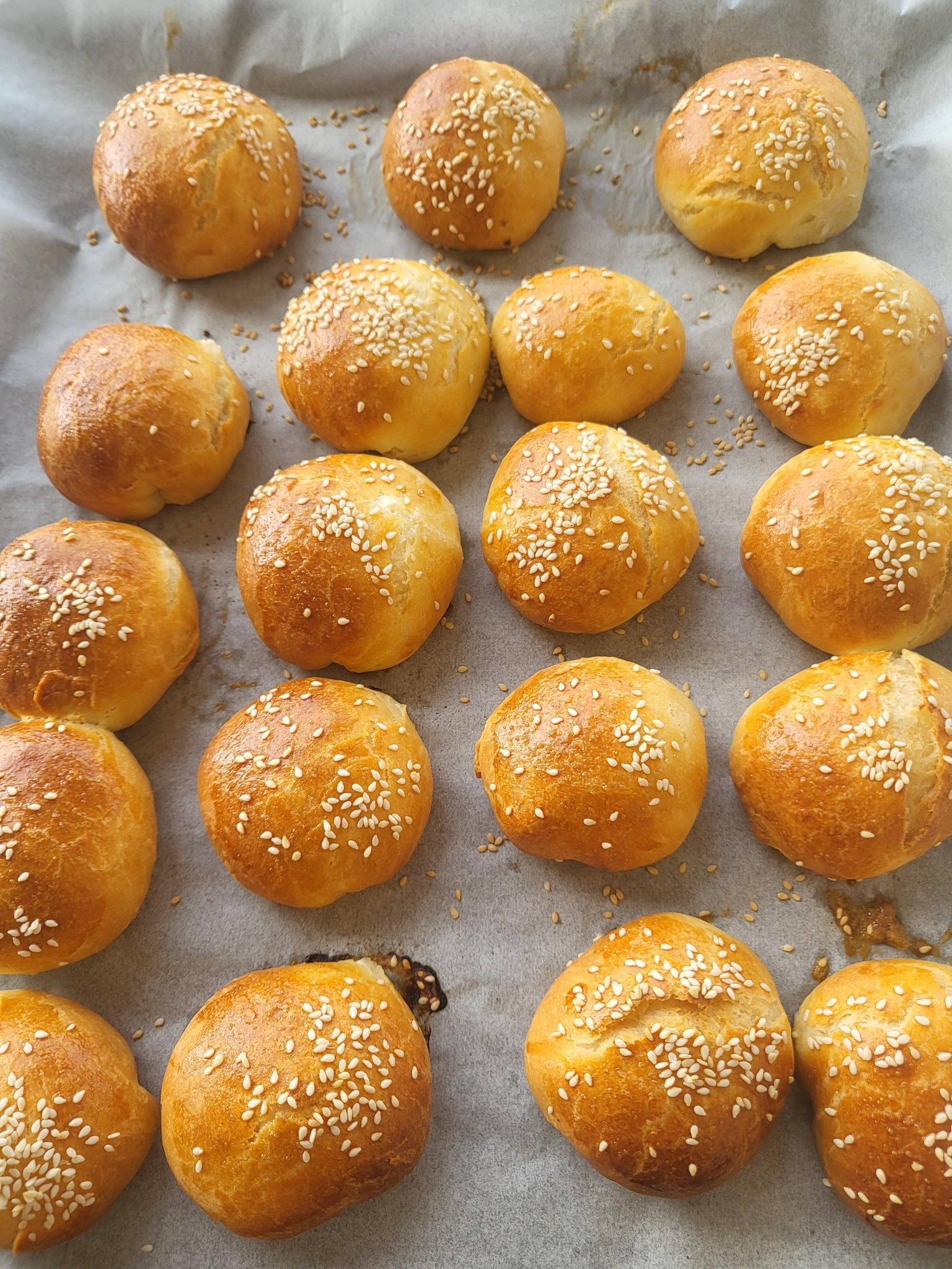 Φουσκωτά τυροπιτάκια της γιαγιάς για το κολατσιό στο σχολείο