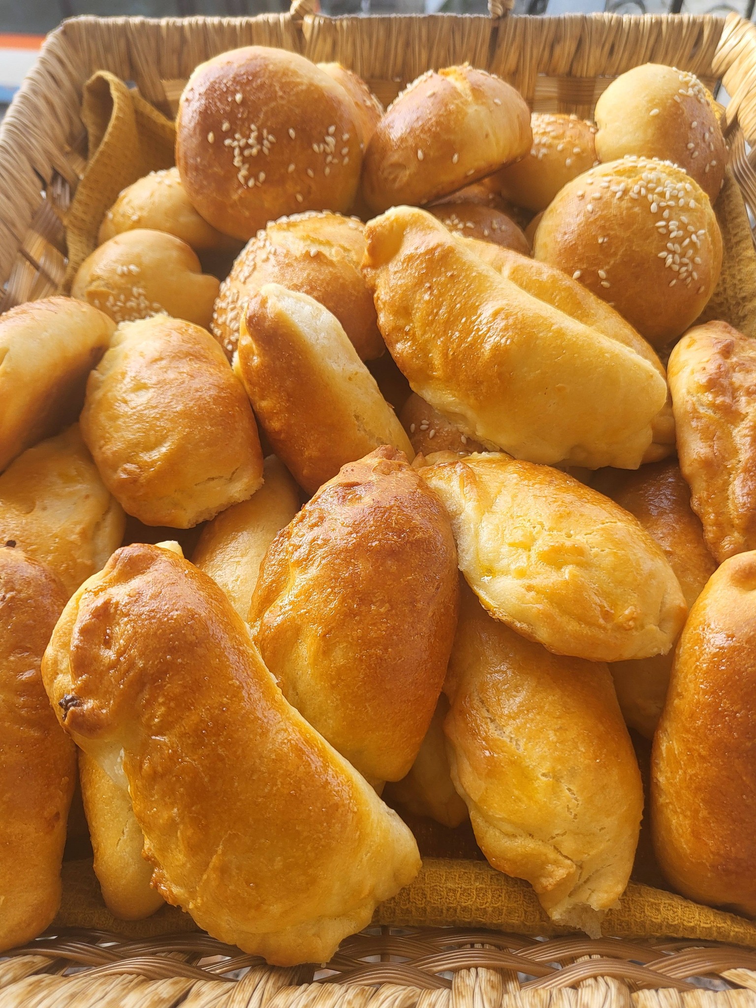 Φουσκωτά τυροπιτάκια της γιαγιάς για το κολατσιό στο σχολείο