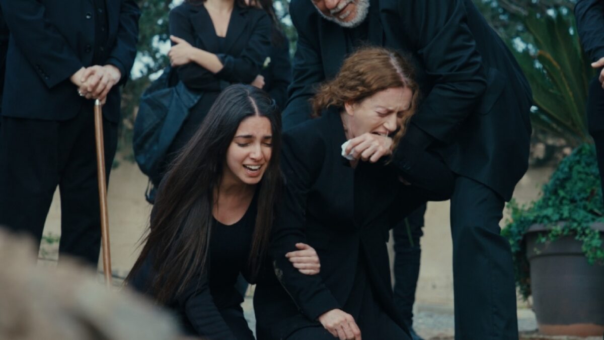 Η Γη της Ελιάς: Δύο θάνατοι και μία οριστική αποχώρηση ταράζουν τη Μάνη