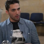 Η Γη της Ελιάς: Φιλά τον Κουράκο μπροστά σε όλους και εκείνος της επιτίθεται