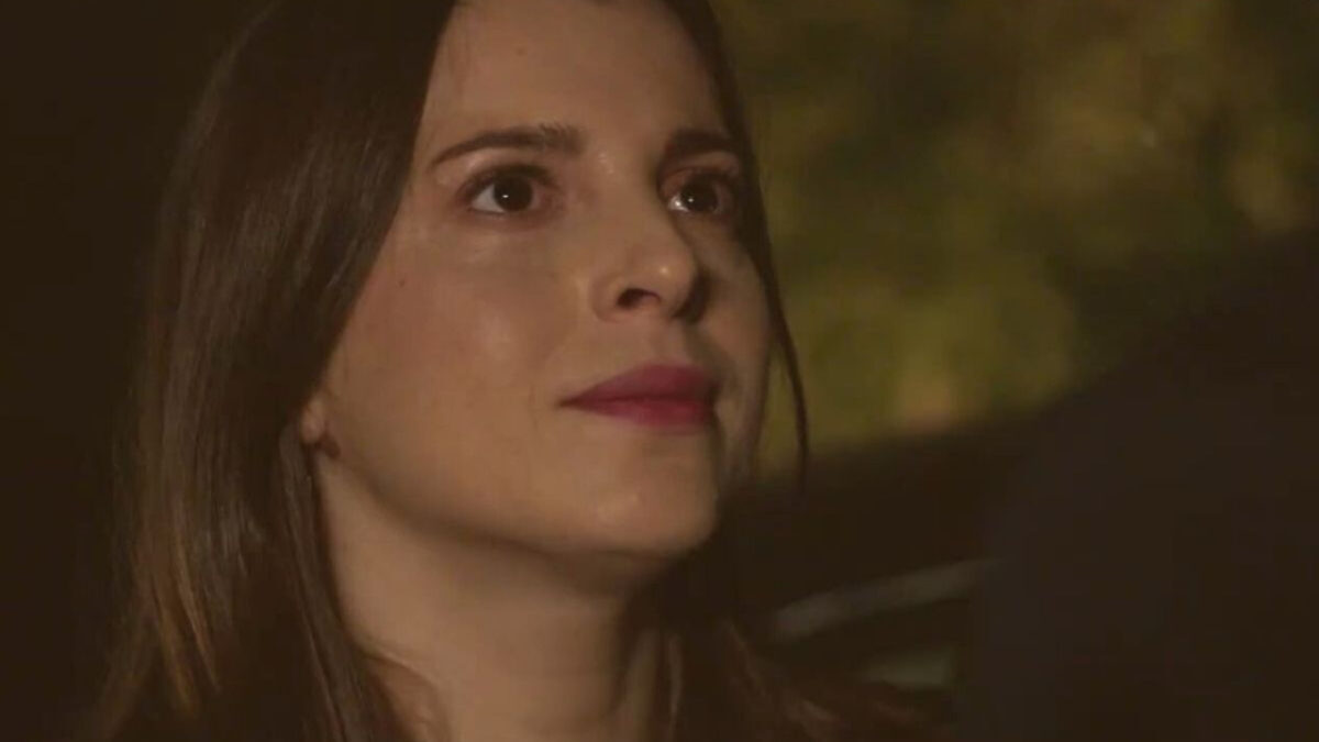 Η Γη της Ελιάς: Η Ισμήνη γεννά πρόωρα και η ζωή του παιδιού κρέμεται από μία κλωστή