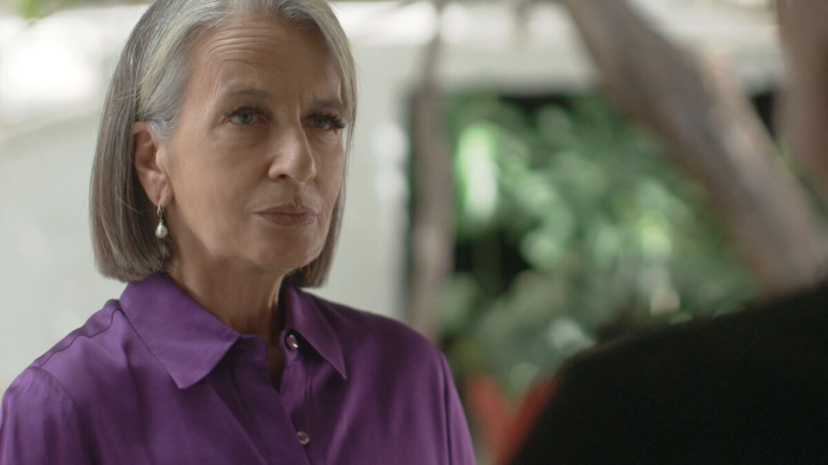 Ηλέκτρα : Με ένα μαχαίρι ορμά στο σπίτι της Τιτίκας και ζητάει δικαίωση