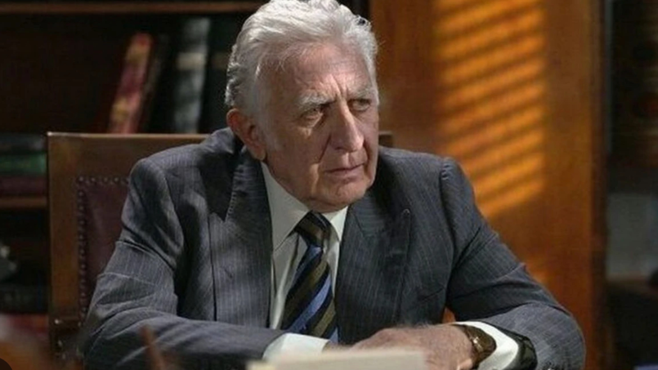 Ηλέκτρα: Τον προδίδει η καρδιά του κι ο Βρεττός πεθαίνει