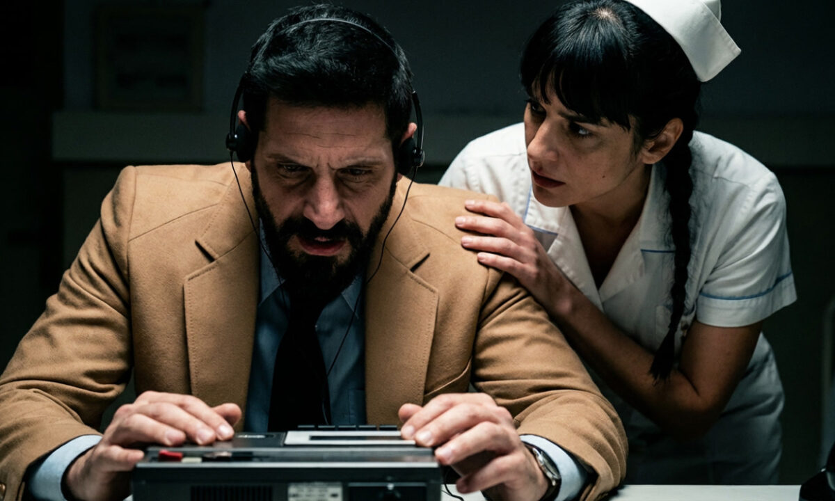 Ηλέκτρα: Τυλίγεται στις φλόγες και ο Νικόλας με τον Βρεττό παρακολουθούν χαιρέκακα