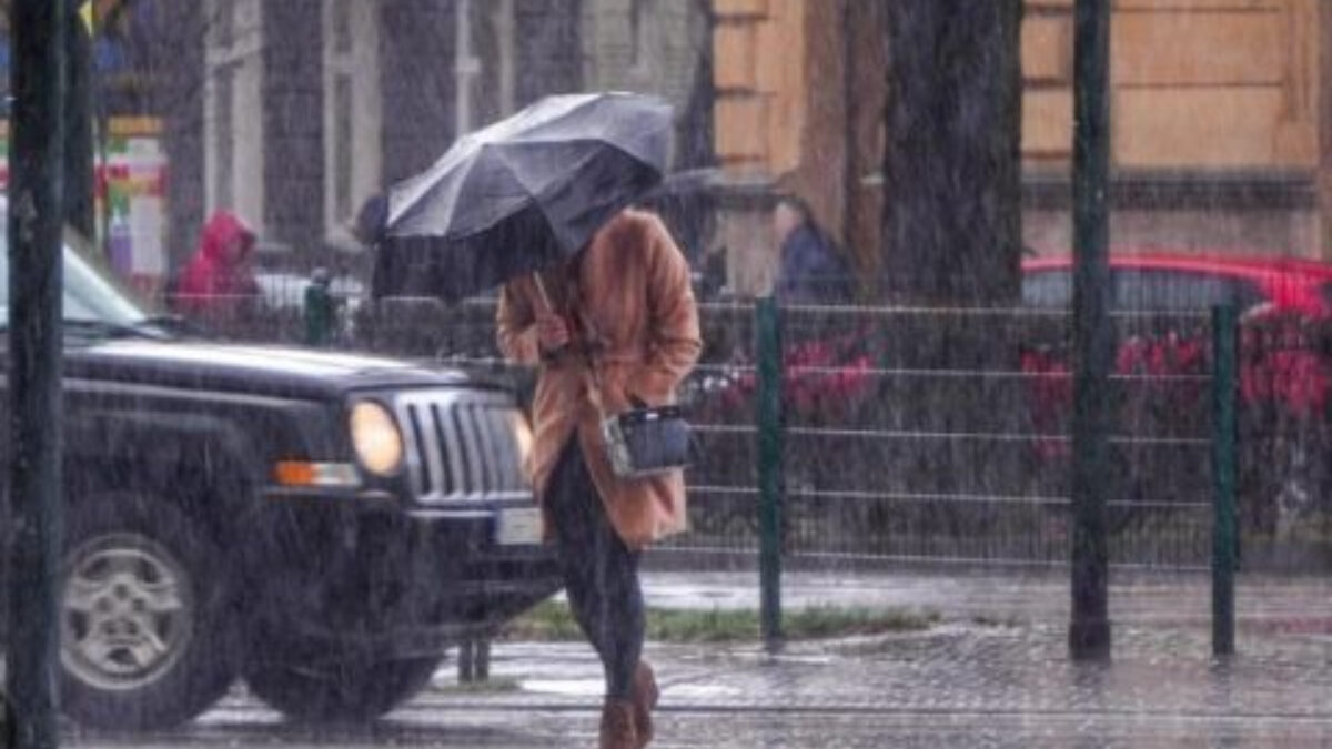 Κακοκαιρία Deborah: Οι περιοχές που σήμανε κόκκινος συναγερμός εξαιτίας των έντονων βροχοπτώσεων