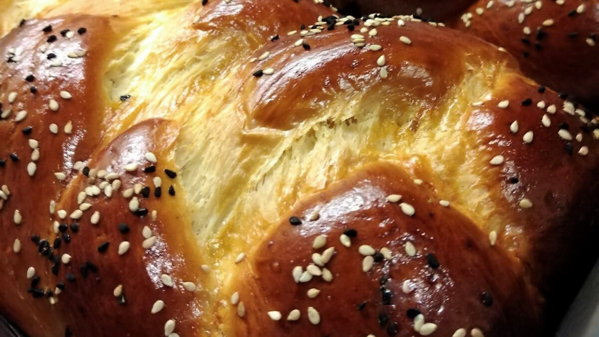 Η καλύτερη συνταγή για τσουρέκι σε φόρμα