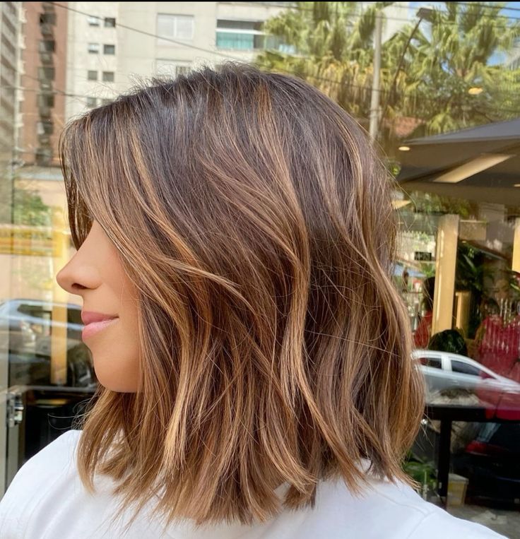 Καστανόξανθα καρέ μαλλιά: Το safe κούρεμα που ταιριάζει σε κάθε γυναίκα και θα σε ανανεώσει την Άνοιξη 2026