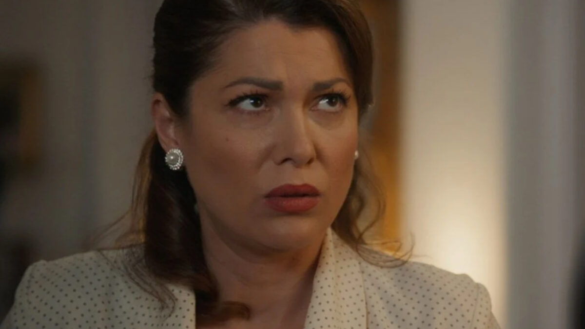 Κλέλια Ρένεση: Στο νοσοκομείο με τη μητέρα της - Το ξέσπασμα της ηθοποιού