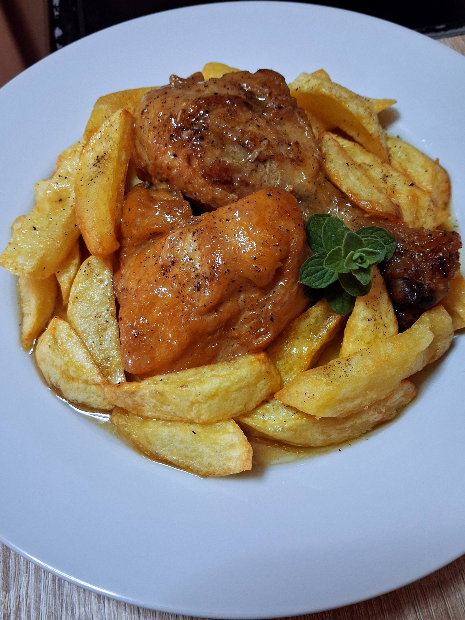 Κοτόπουλο λαδορίγανη: Η οικονομική συνταγή της εβδομάδας