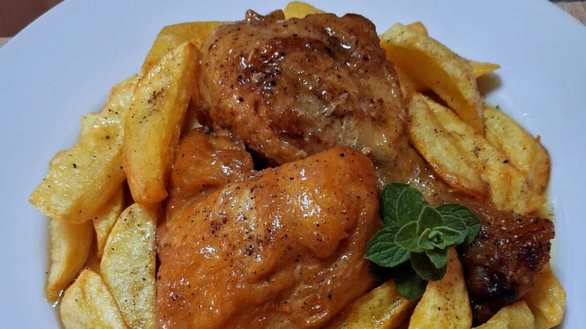 Κοτόπουλο λαδορίγανη: Η οικονομική συνταγή της εβδομάδας