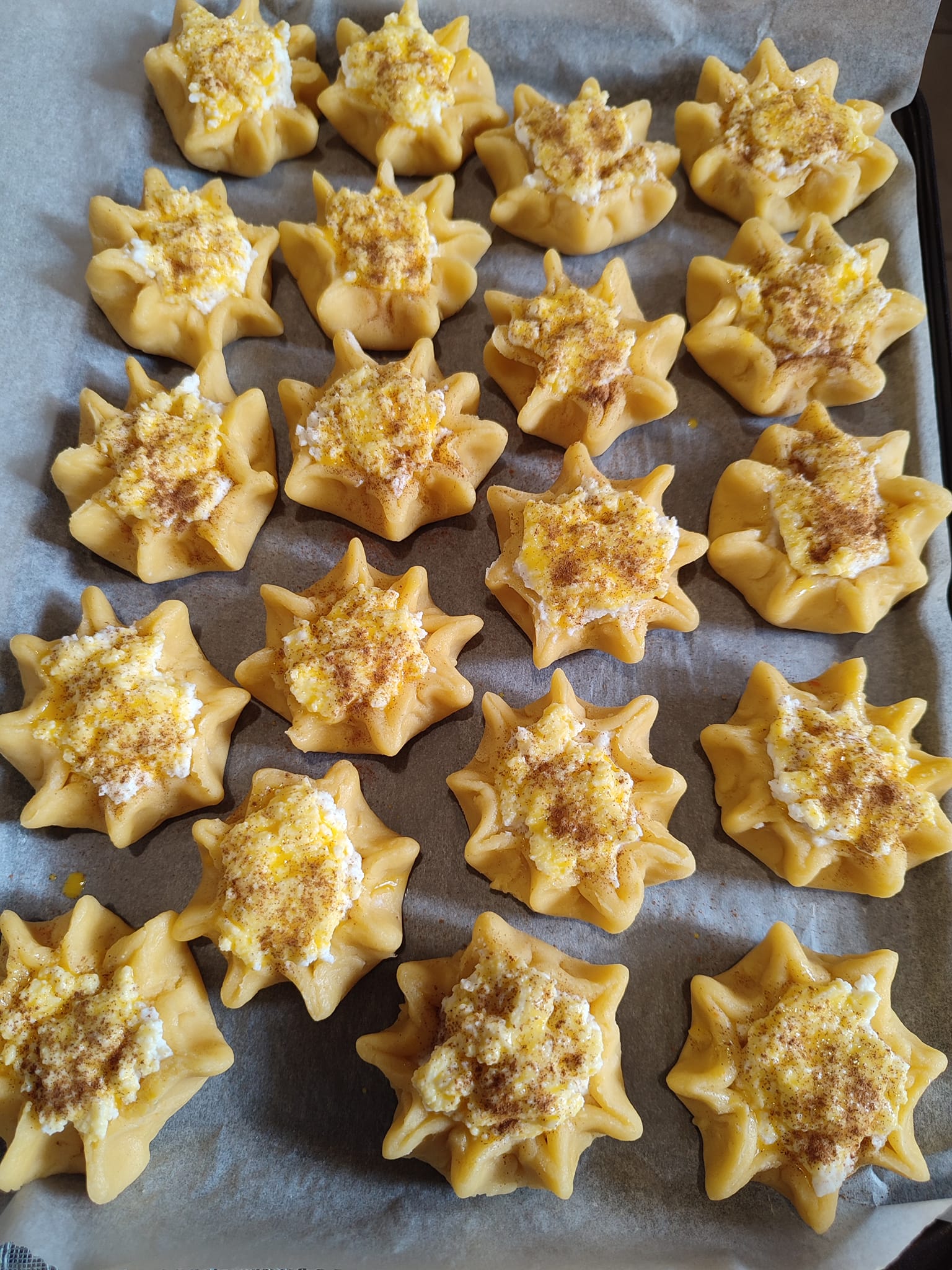 Κρητική-συνταγή-για-Πασχαλινά-καλιτσούνια