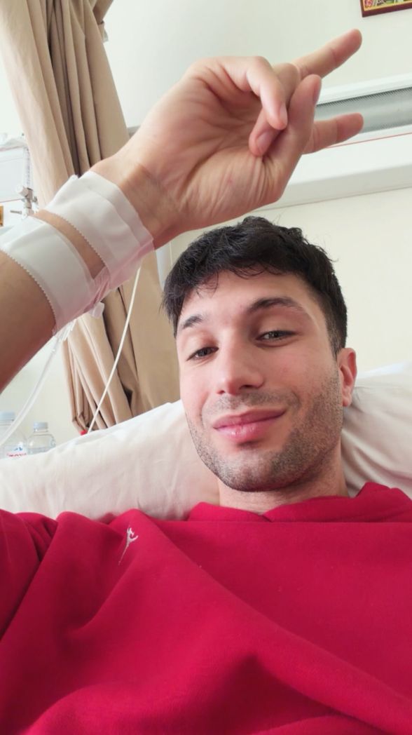 «Ξεκινάμε χημειοθεραπείες αδέλφια»: Πασίγνωστος Έλληνας TikToker ανακοίνωσε ότι έχει καρκίνο