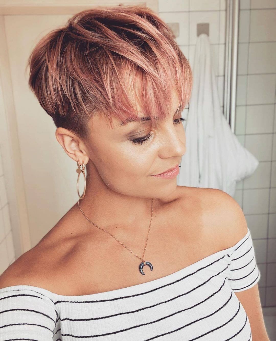 Μαλλιά Απριλίου 2026: Τα πιο μοντέρνα και εύκολα χτενίσματα και κουρέματα για το Πάσχα