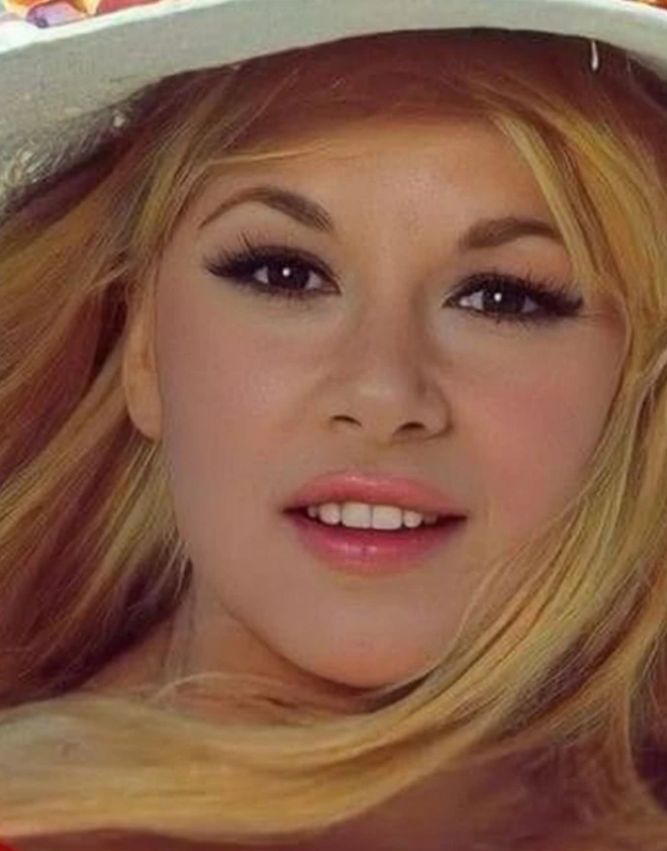 Η Μαρία Αλιφέρη αποκαλύπτει τις τελευταίες στιγμές της Αλίκης Βουγιουκλάκη - «Ήξερε ότι έφευγε αλλά δεν μπορούσε να το δεχτεί»