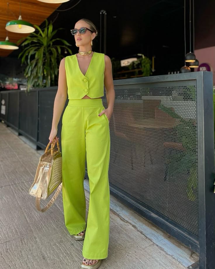 Μόδα Άνοιξη-Καλοκαίρι 2026: Οι κορυφαίες τάσεις στα χρώματα που θα φορεθούν τη φετινή σεζόν