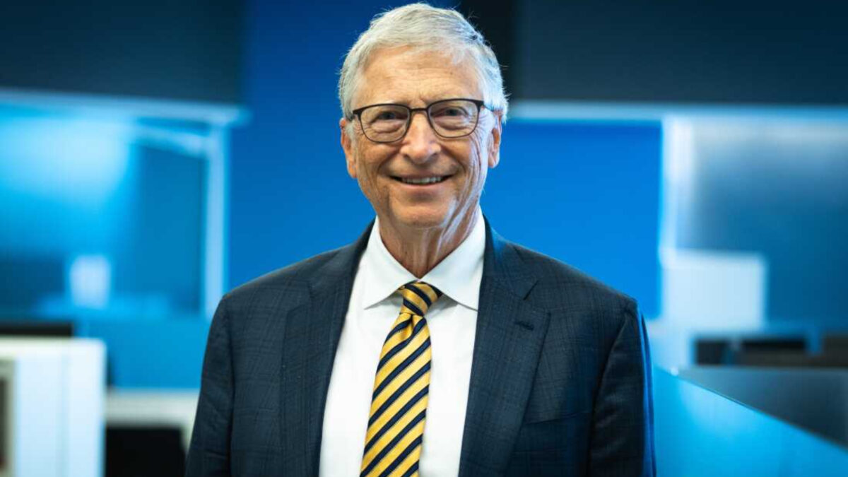 Ο Μπιλ Γκέιτς αποκάλυψε τα 3 επαγγέλματα που δε θα επηρεαστούν από τη τεχνητή νοημοσύνη