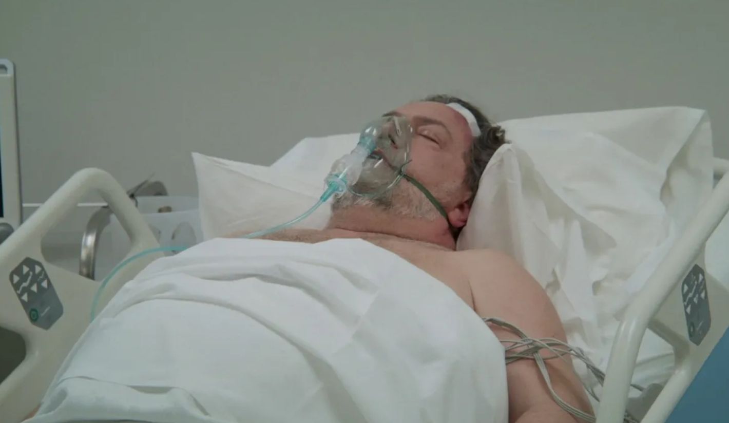 Να μ αγαπάς: Ο Θεόφιλος πεθαίνει και κανείς δεν ενδιαφέρεται ούτε για την κηδεία