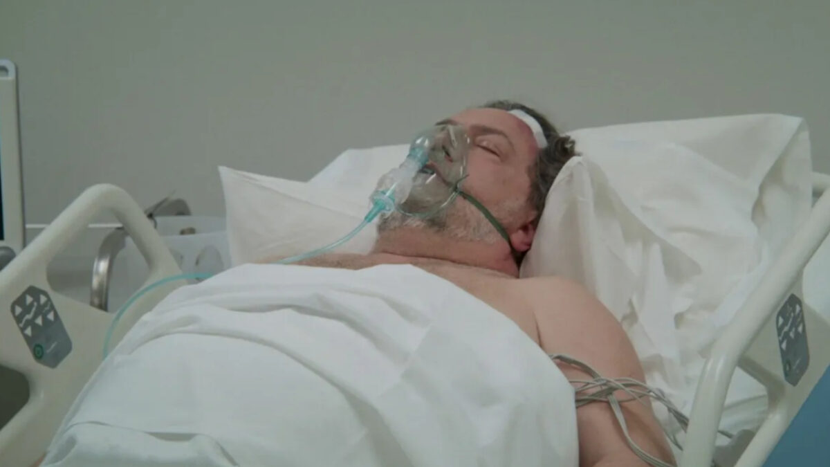 Να μ αγαπάς: Ο Θεόφιλος πεθαίνει και κανείς δεν ενδιαφέρεται ούτε για την κηδεία